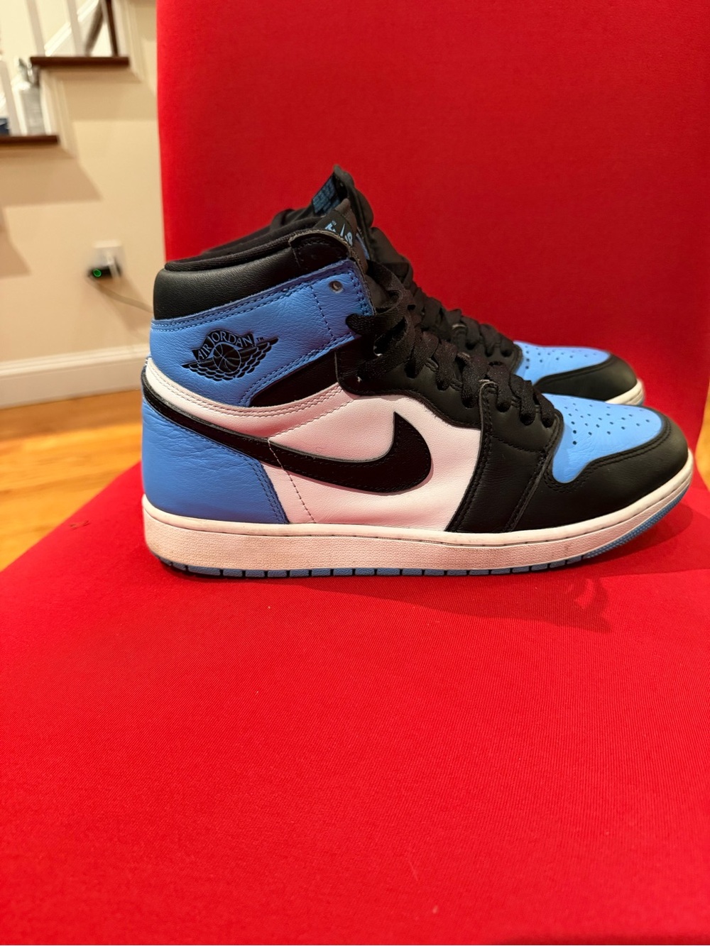 NIKE Air Jordan 1 Retro High  Unc toe Og Mens Shoes Size 11 Blue Black White